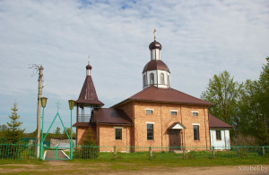 церковь в деревне Бобр